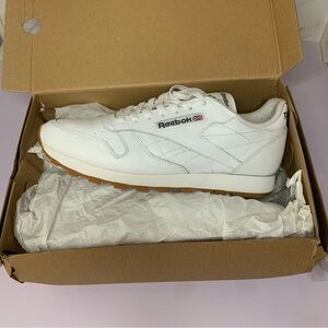 Reebok Classic White Sneakers 10.5 Men’s - Great condition
